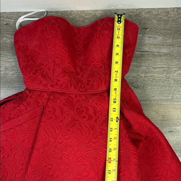 SOLD IN STORE ✨ Renaissance Collection Strapless Red Jacquard - Picture 13 of 14